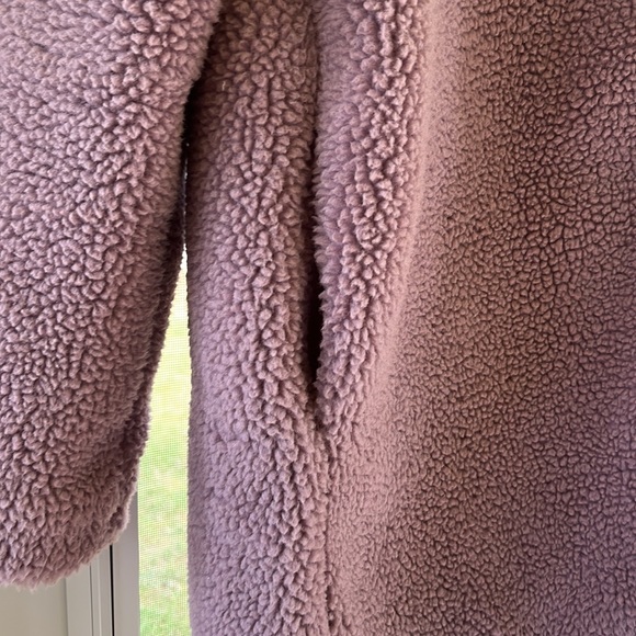 Light Purple teddy coat with pockets 2 button closure - Picture 3 of 5